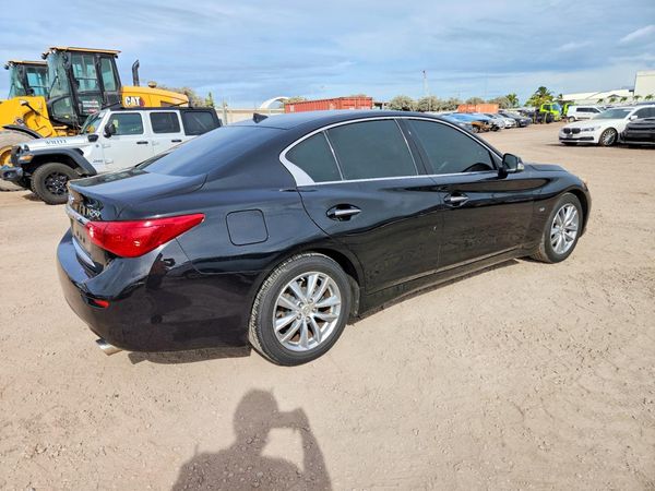 2015 INFINITI Q50