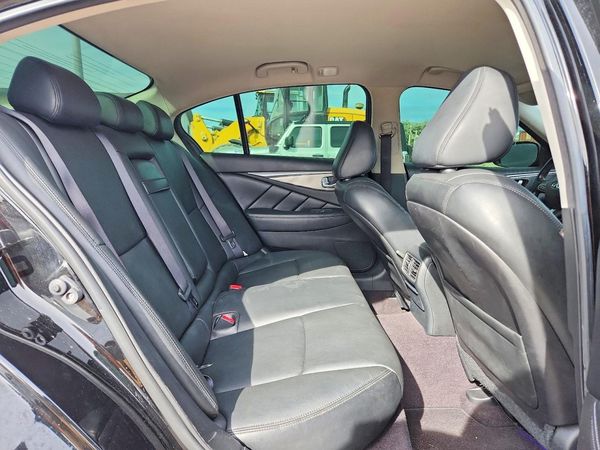 2015 INFINITI Q50