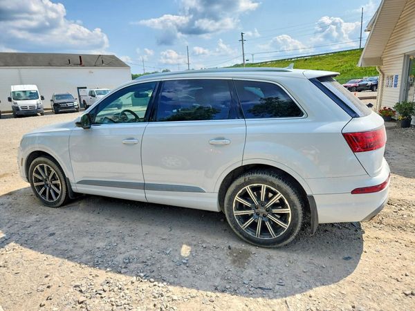 2017 AUDI Q7 quattro Premium Plus