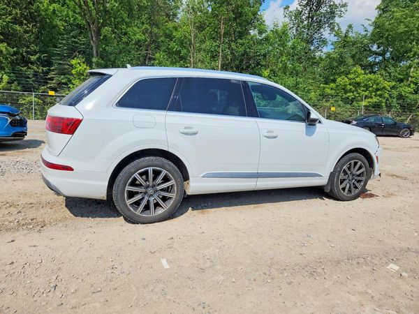 2017 AUDI Q7 quattro Premium Plus