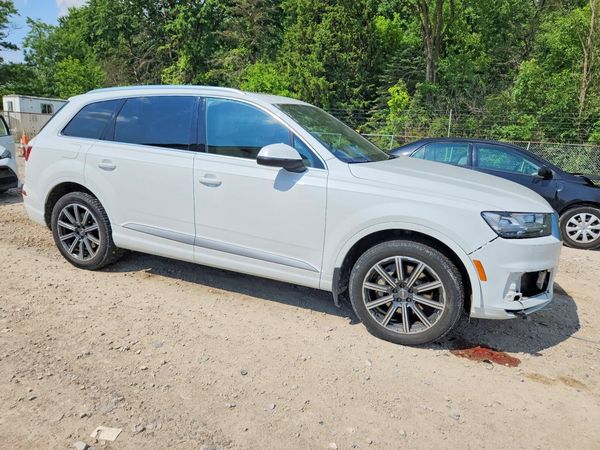 2017 AUDI Q7 quattro Premium Plus