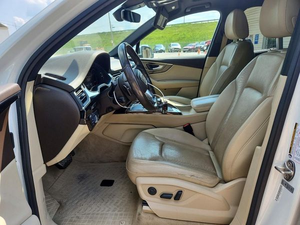 2017 AUDI Q7 quattro Premium Plus