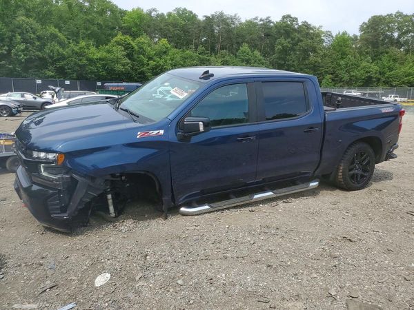 2021 CHEVROLET SILVERADO Trail Boss - LT — Front 3/4