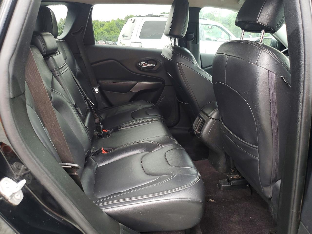 2019 JEEP CHEROKEE LATITUDE FWD