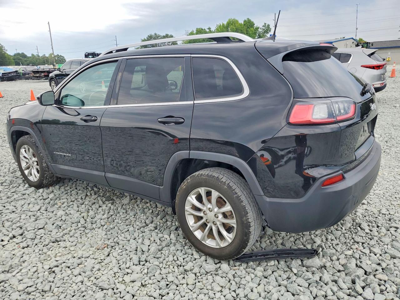 2019 JEEP CHEROKEE LATITUDE FWD