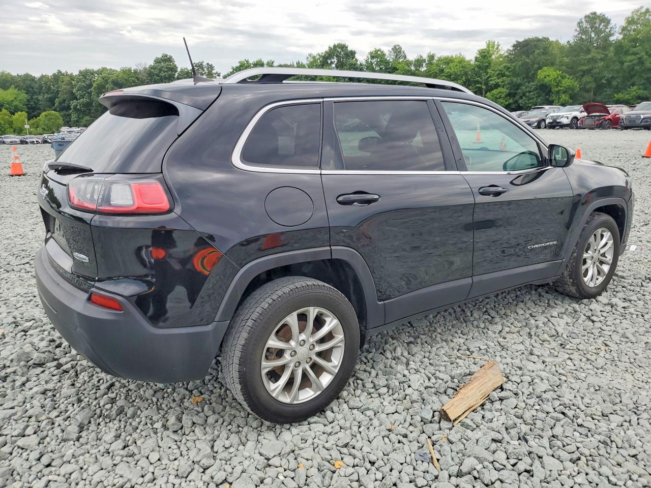 2019 JEEP CHEROKEE LATITUDE FWD