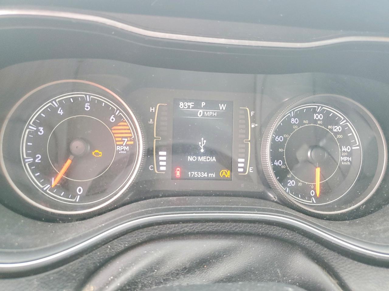 2019 JEEP CHEROKEE LATITUDE FWD