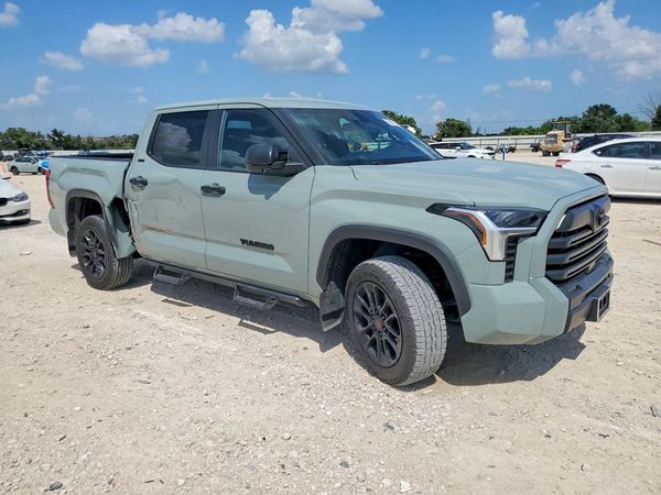 2025 TOYOTA TUNDRA SR5