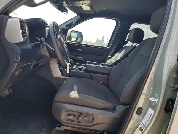 2025 TOYOTA TUNDRA SR5