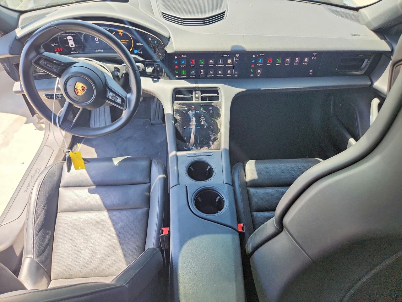 2022 PORSCHE TAYCAN