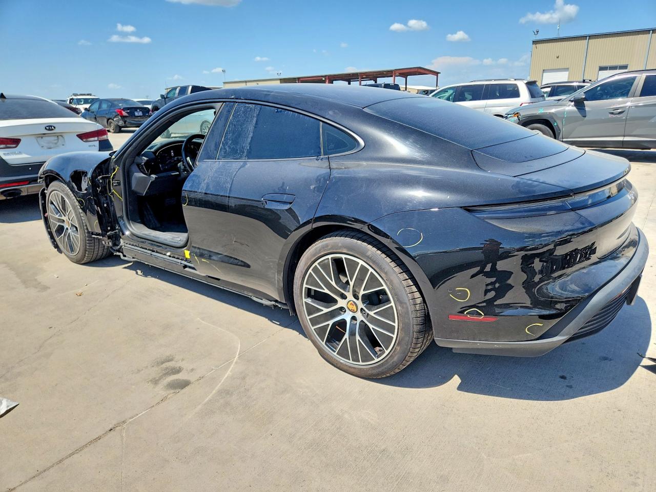 2022 PORSCHE TAYCAN