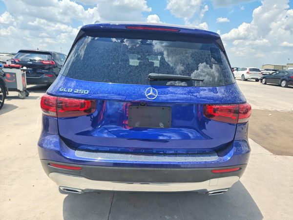 2021 MERCEDES-BENZ GLB GLB250