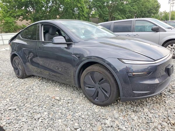 2026 TESLA MODEL Y