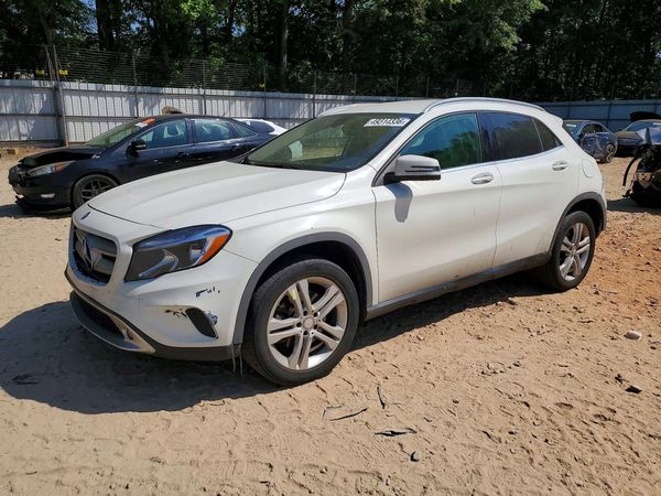 2015 MERCEDES-BENZ GLA