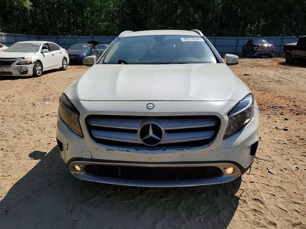 2015 MERCEDES-BENZ GLA