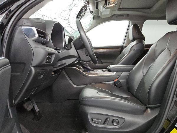 2023 TOYOTA HIGHLANDER
