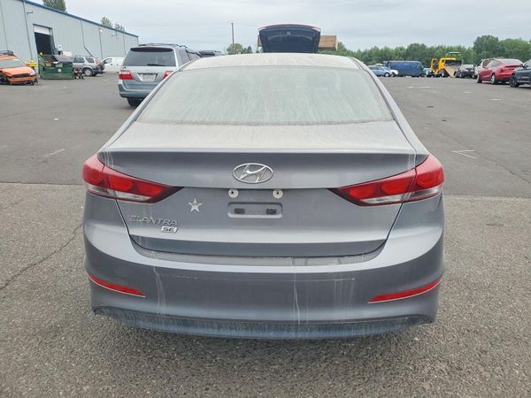 2018 HYUNDAI ELANTRA SE
