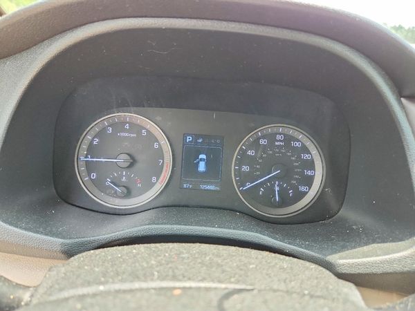 2017 HYUNDAI TUCSON SE (no options)