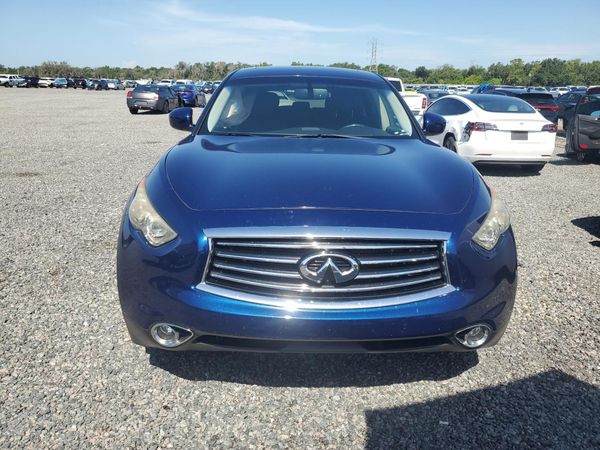 2016 INFINITI QX70