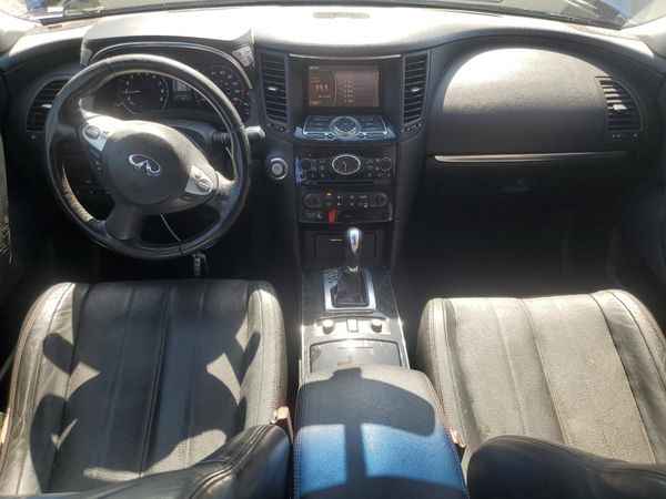 2016 INFINITI QX70