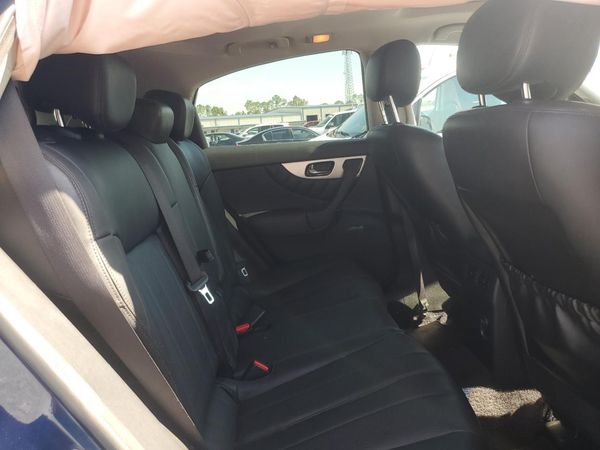 2016 INFINITI QX70