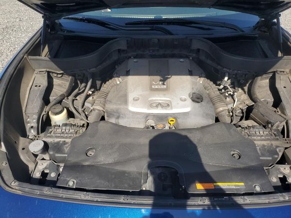 2016 INFINITI QX70