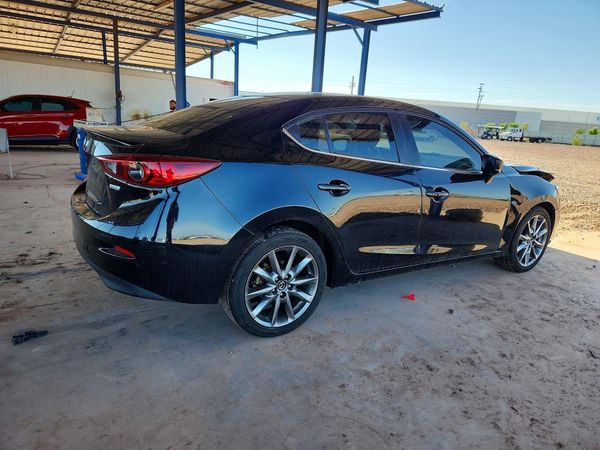 2018 MAZDA 3 Touring