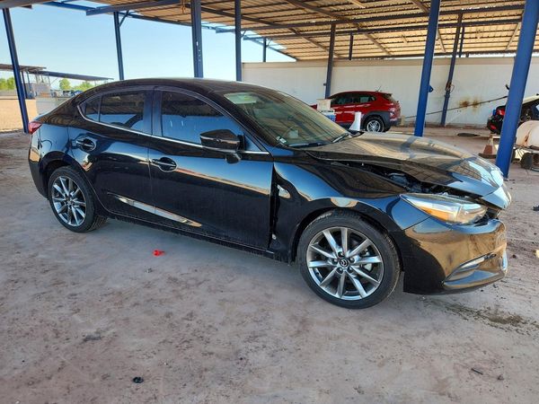 2018 MAZDA 3 Touring