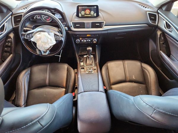 2018 MAZDA 3 Touring