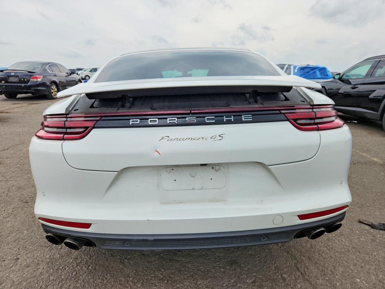 2018 PORSCHE PANAMERA 4S