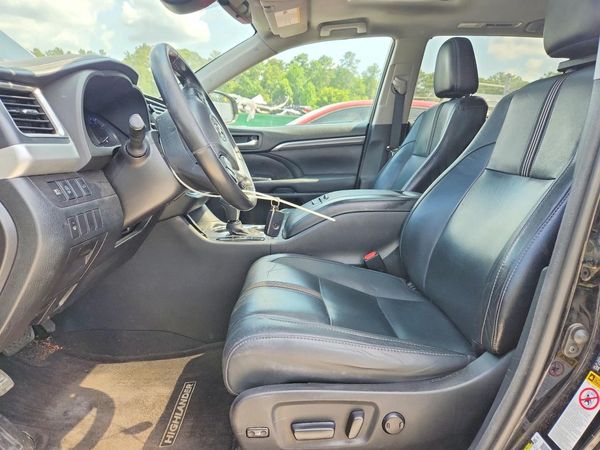 2017 TOYOTA HIGHLANDER SE/XLE