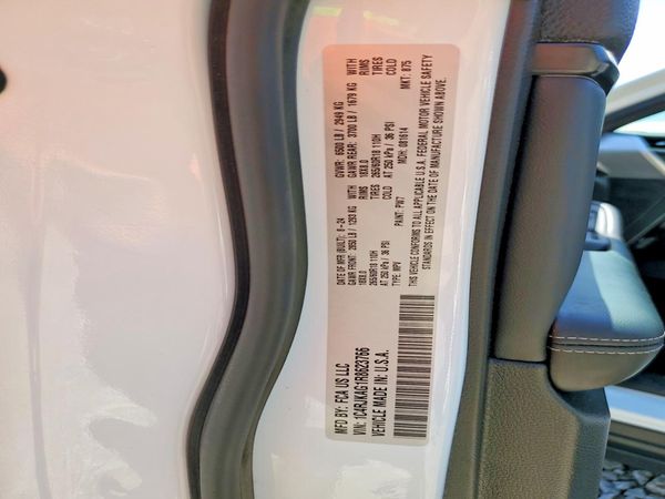 2024 JEEP GRAND CHEROKEE L LAREDO 4X4