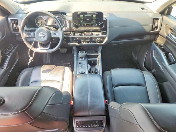 2023 NISSAN PATHFINDER SL