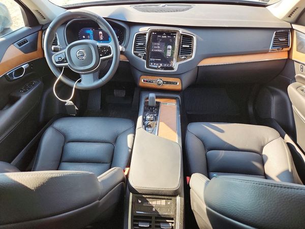2023 VOLVO XC90 Plus Bright