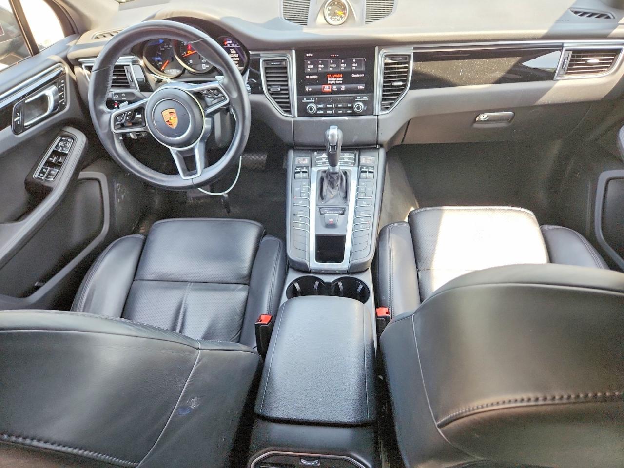2017 PORSCHE MACAN