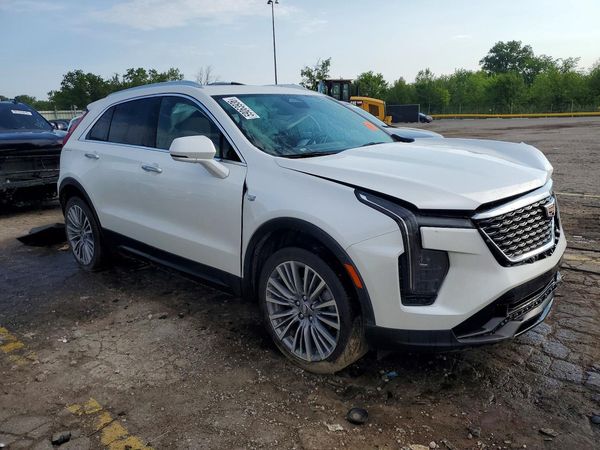 2024 CADILLAC XT4 Premium Luxury