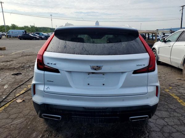 2024 CADILLAC XT4 Premium Luxury