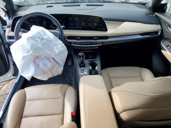 2024 CADILLAC XT4 Premium Luxury