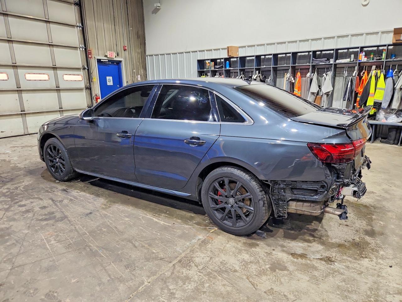 2021 AUDI A4 quattro Premium