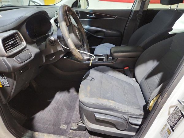 2017 KIA SORENTO L, LX