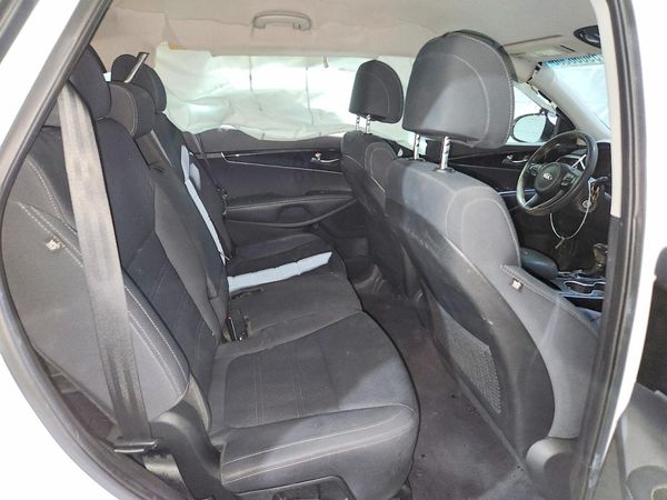 2017 KIA SORENTO L, LX