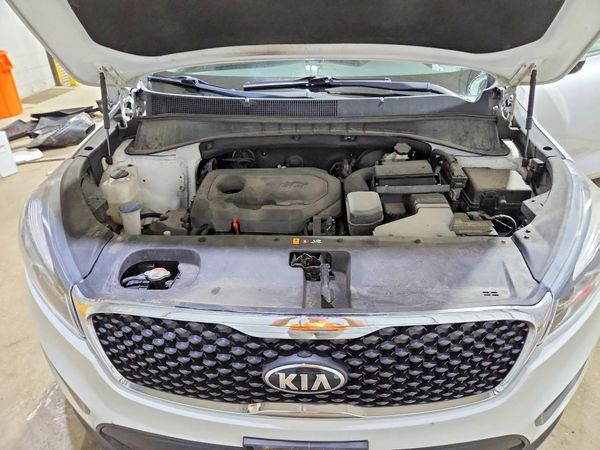 2017 KIA SORENTO L, LX
