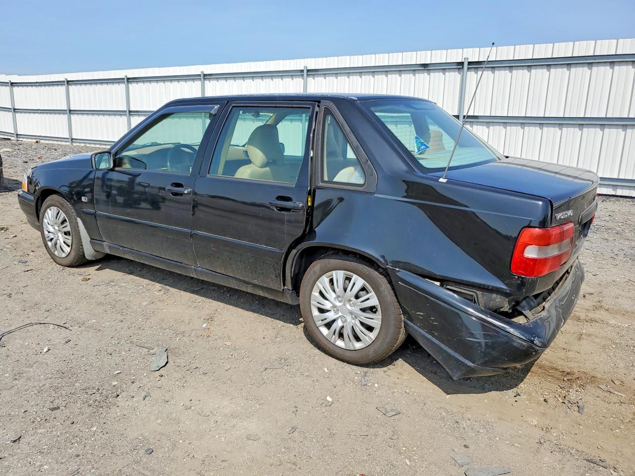 1999 VOLVO S70