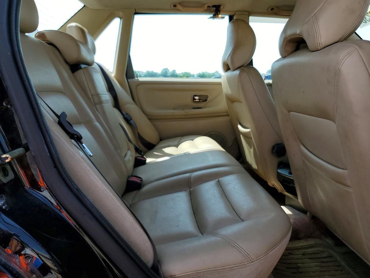 1999 VOLVO S70