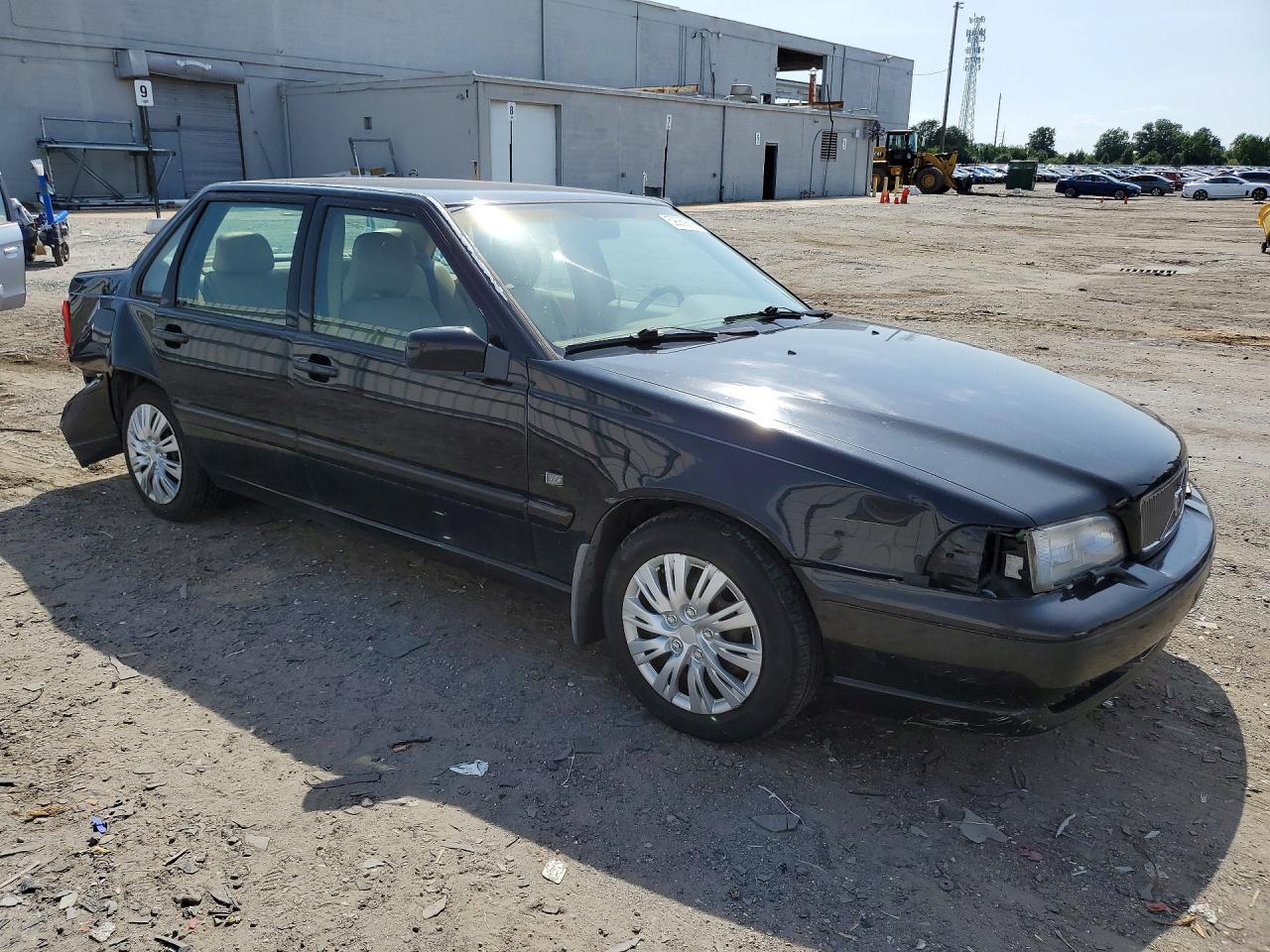 1999 VOLVO S70