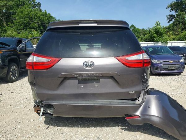 2017 TOYOTA SIENNA