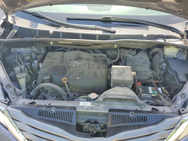 2017 TOYOTA SIENNA