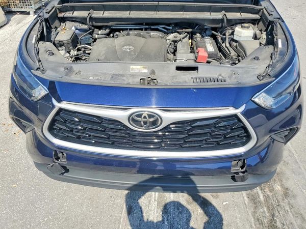2022 TOYOTA HIGHLANDER L