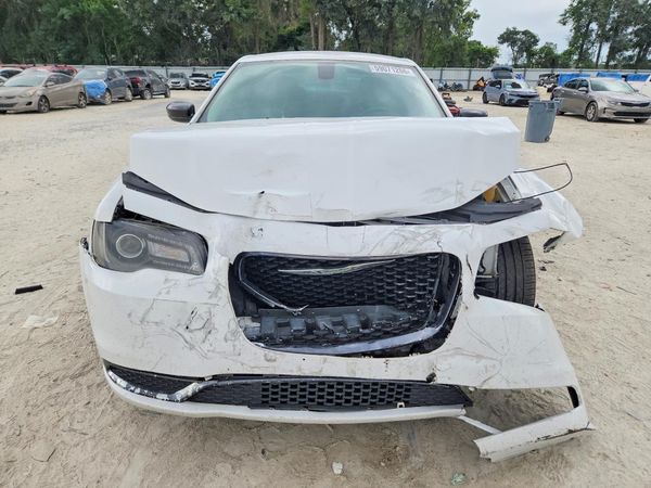2018 CHRYSLER 300