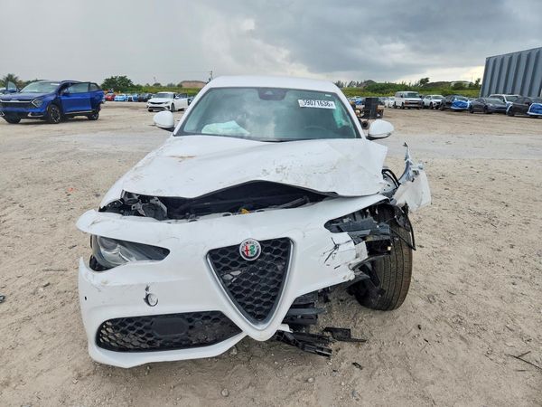 2017 ALFA ROMEO GIULIA RWD